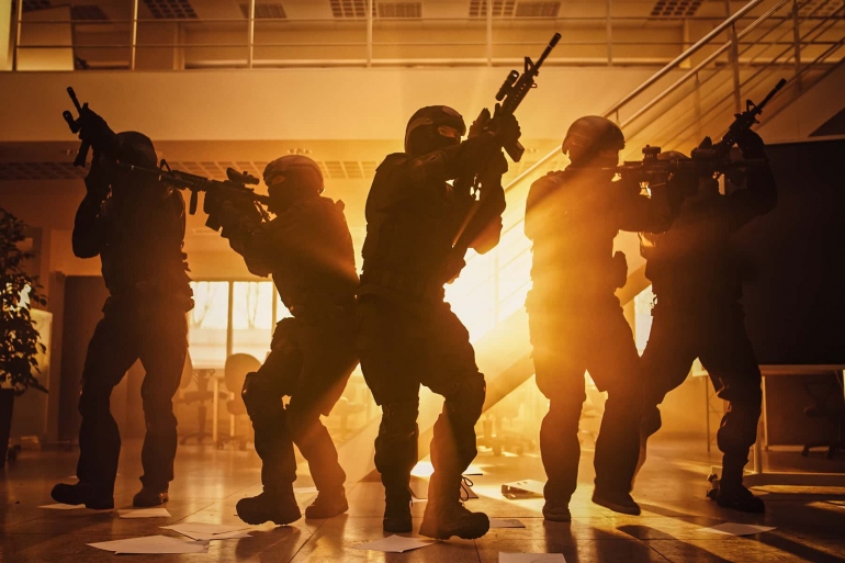 Tactical Squad: SWAT Stories    Ready or Not  Rainbow Six: Siege