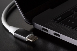   USB-C  . ?