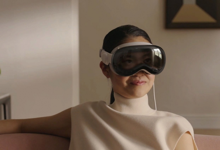 Apple представила шлем дополненной реальности Apple Vision Pro, ориентированный на обычные игры Apple представила шлем дополненной реальности Apple Vision Pro, ориентированный на обычные игры