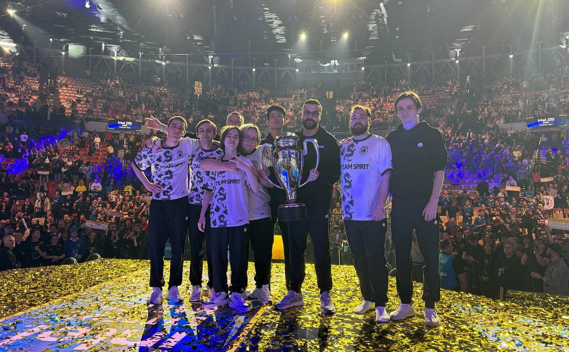 Наши тоже могут. Team Spirit чемпионы мира по CS2 Наши тоже могут. Team Spirit чемпионы мира по CS2