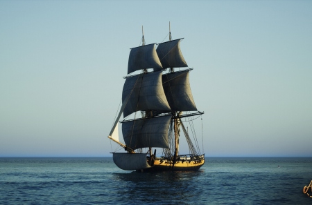 Ahoy – морское путешествие в историческом сеттинге 18-го века, с исследованием Вест-Индии и жестокими морскими сражениями